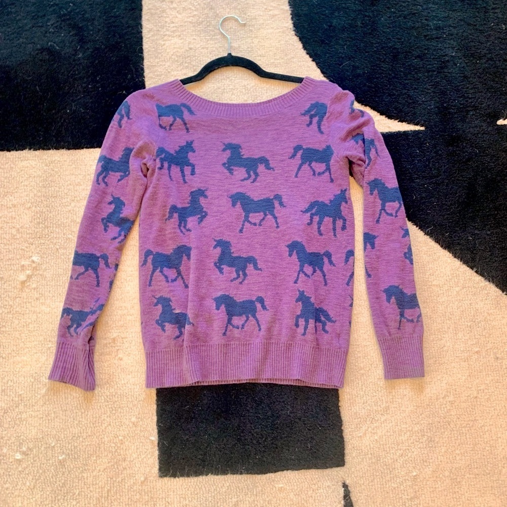 Mossimo Crewneck  Horse Shirt Xsmall. Purple.